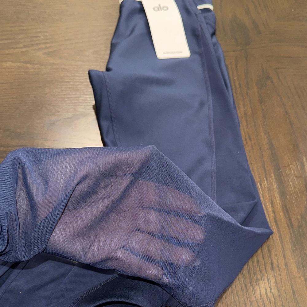 NWT ALO Yoga airlift Mesh High Waist Darling Stirrup Legging Navy size XXS - Picture 12 of 12